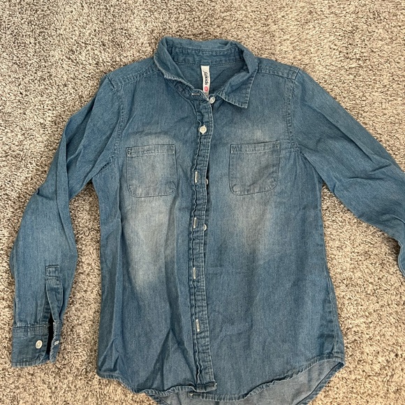 Bundle of five girl button down shirts - Picture 14 of 14